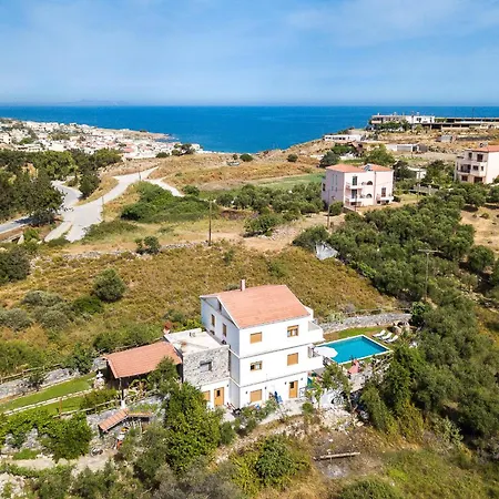 Eleftheria: 5 Bedroom With Pool & Jacuzzi In Panormo!