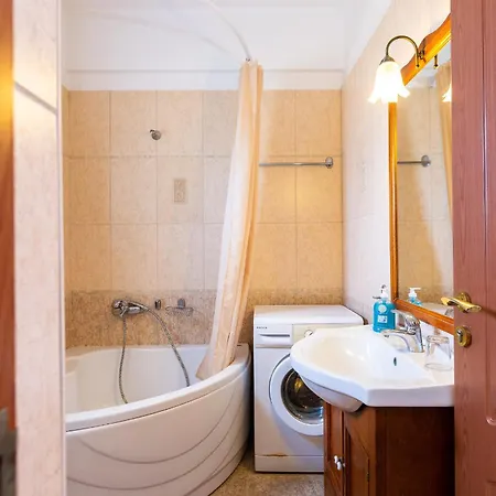 Villa Eleftheria: 5 Bedroom With Pool & Jacuzzi In Panormo! *