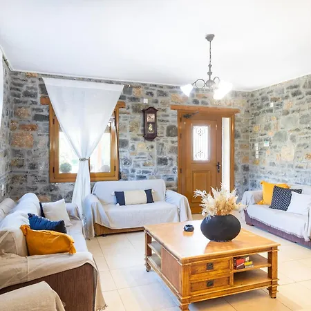 Eleftheria: 5 Bedroom With Pool & Jacuzzi In Panormo! Villa Pánormos