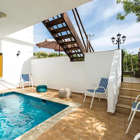 Eleftheria: 5 Bedroom With Pool & Jacuzzi In Panormo! * Pánormos