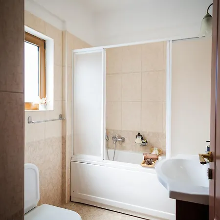 빌라 Eleftheria: 5 Bedroom With Pool & Jacuzzi In Panormo! Pánormos
